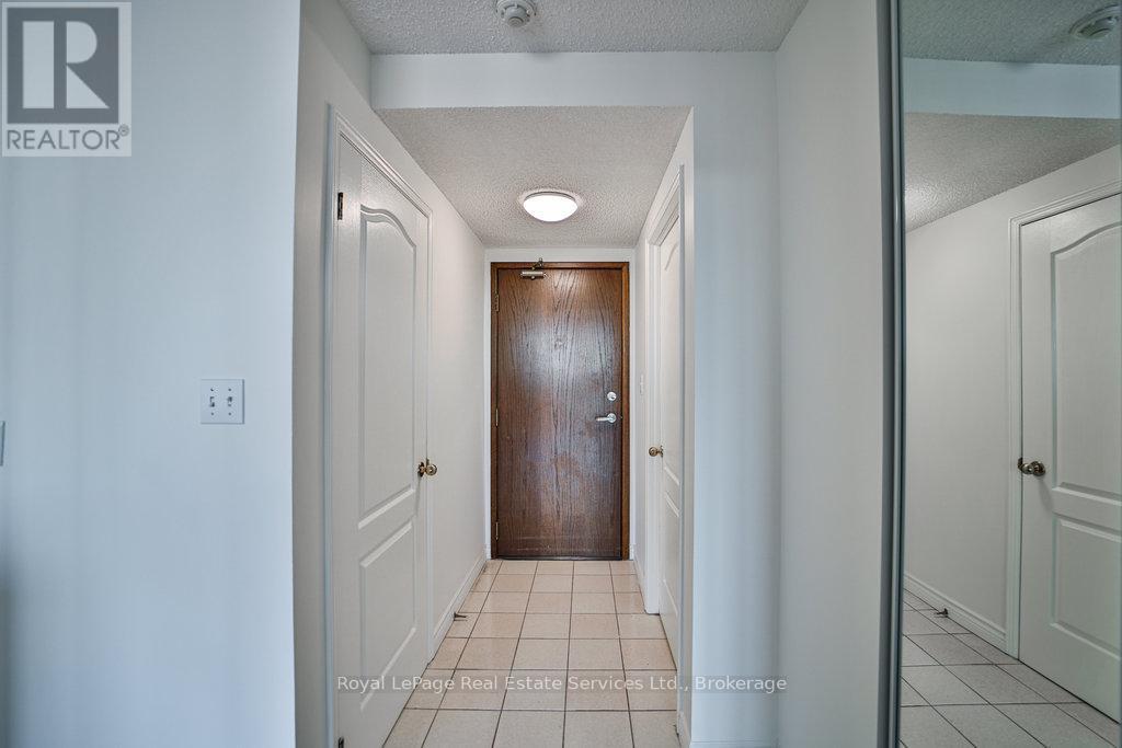 












1208 - 1276 MAPLE CROSSING BOULEVARD W

,
Burlington (Brant),




Ontario
L7S2J9

