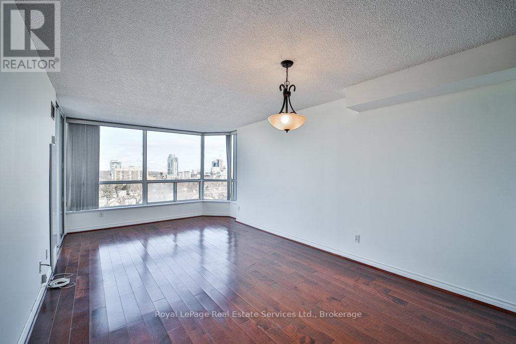 












1208 - 1276 MAPLE CROSSING BOULEVARD W

,
Burlington (Brant),




Ontario
L7S2J9

