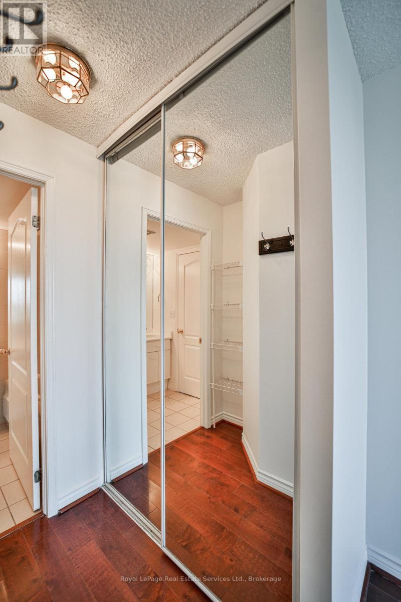 












1208 - 1276 MAPLE CROSSING BOULEVARD W

,
Burlington (Brant),




Ontario
L7S2J9

