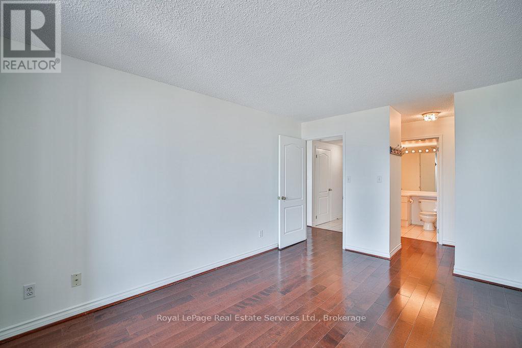 












1208 - 1276 MAPLE CROSSING BOULEVARD W

,
Burlington (Brant),




Ontario
L7S2J9

