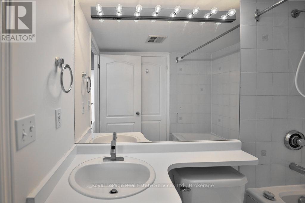 












1208 - 1276 MAPLE CROSSING BOULEVARD W

,
Burlington (Brant),




Ontario
L7S2J9

