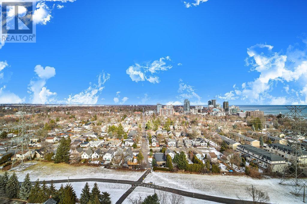 












1208 - 1276 MAPLE CROSSING BOULEVARD W

,
Burlington (Brant),




Ontario
L7S2J9

