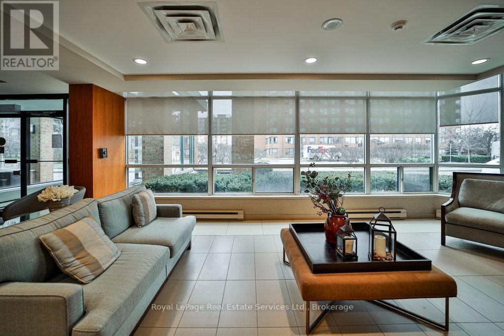 












1208 - 1276 MAPLE CROSSING BOULEVARD W

,
Burlington (Brant),




Ontario
L7S2J9

