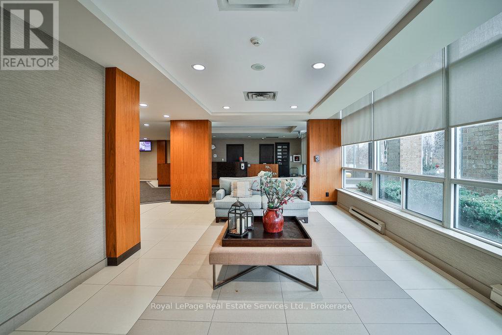 












1208 - 1276 MAPLE CROSSING BOULEVARD W

,
Burlington (Brant),




Ontario
L7S2J9

