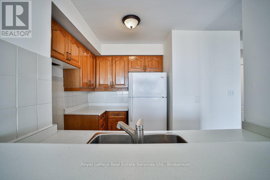 












1208 - 1276 MAPLE CROSSING BOULEVARD W

,
Burlington (Brant),




Ontario
L7S2J9

