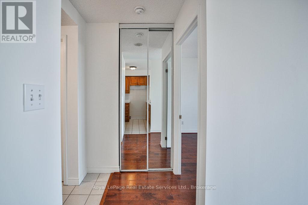 












1208 - 1276 MAPLE CROSSING BOULEVARD W

,
Burlington (Brant),




Ontario
L7S2J9

