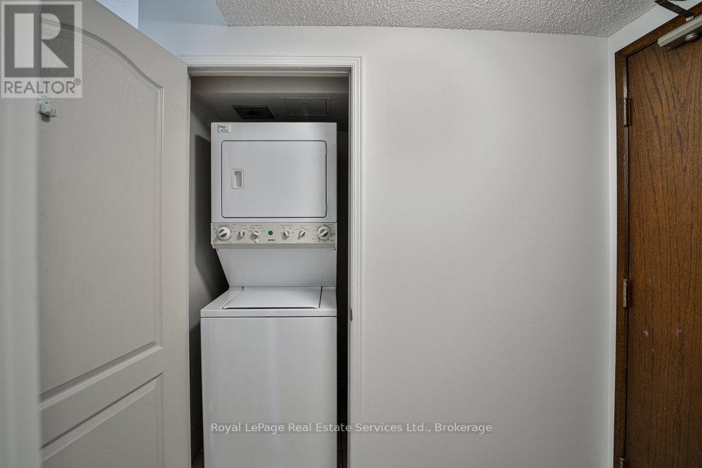 












1208 - 1276 MAPLE CROSSING BOULEVARD W

,
Burlington (Brant),




Ontario
L7S2J9

