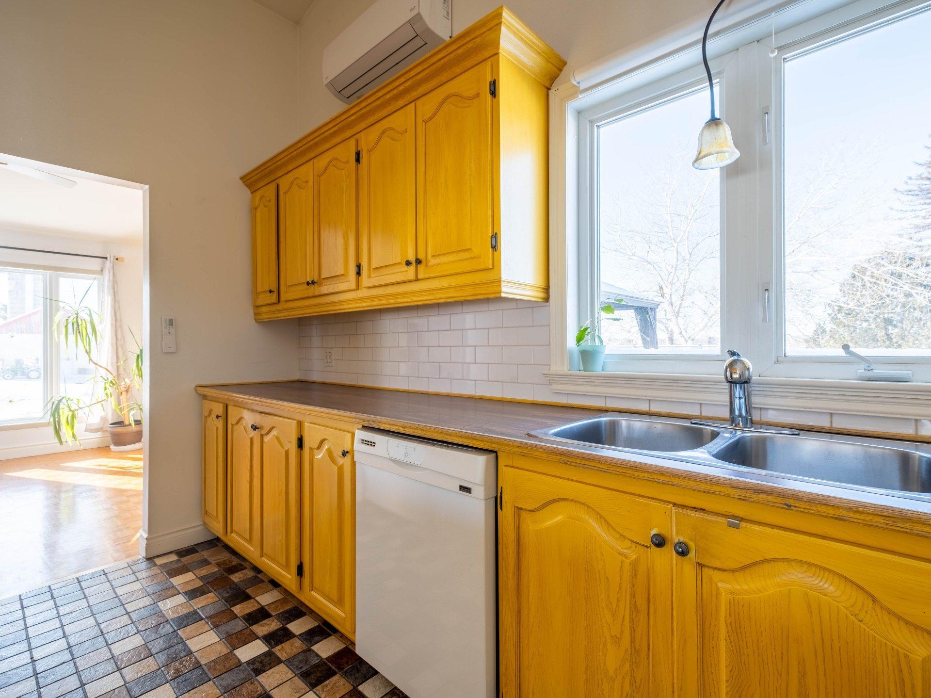 









320


Rg Sud

,
Sainte-Victoire-de-Sorel,




QC
J0G1T0

