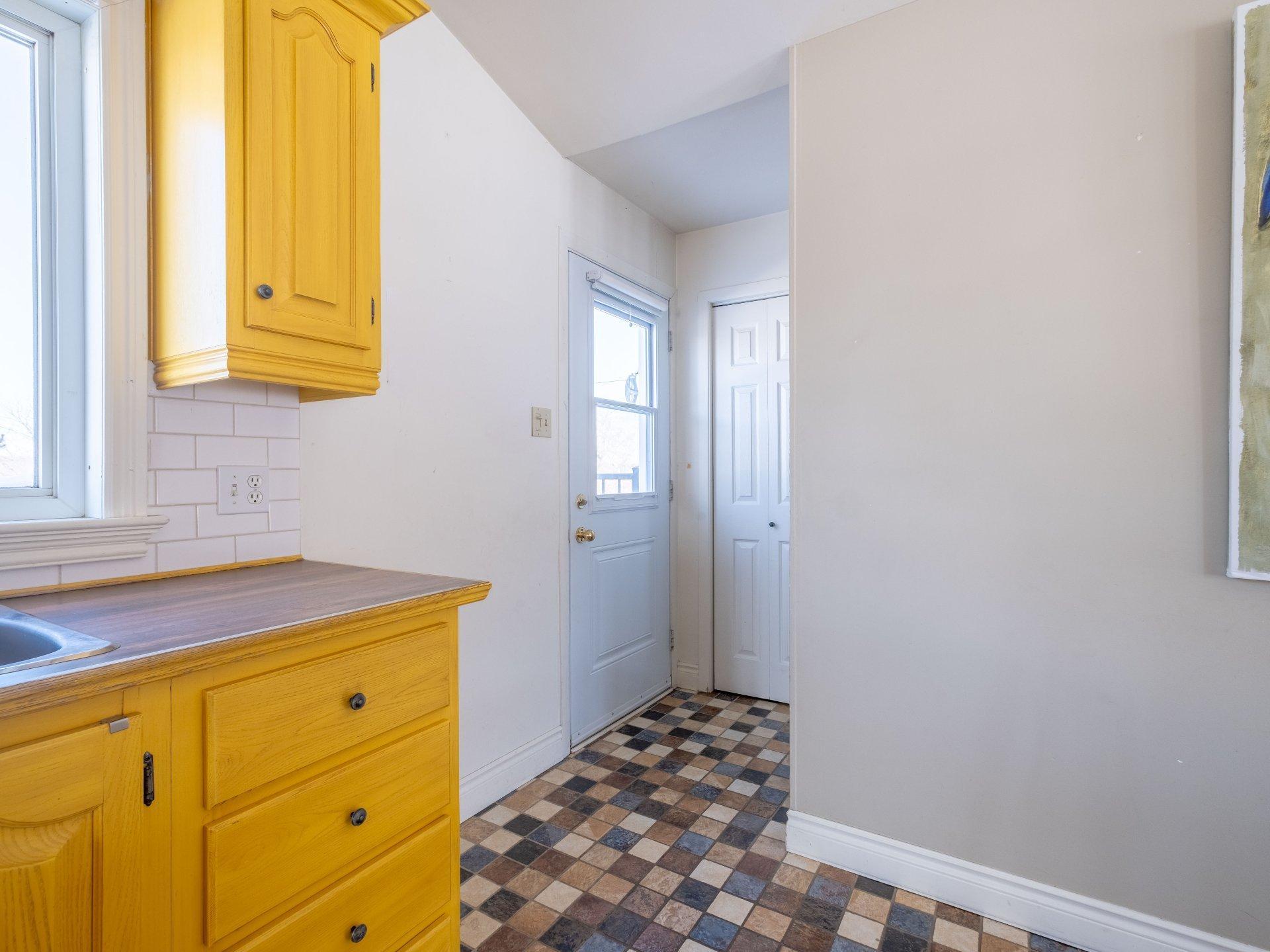 









320


Rg Sud

,
Sainte-Victoire-de-Sorel,




QC
J0G1T0

