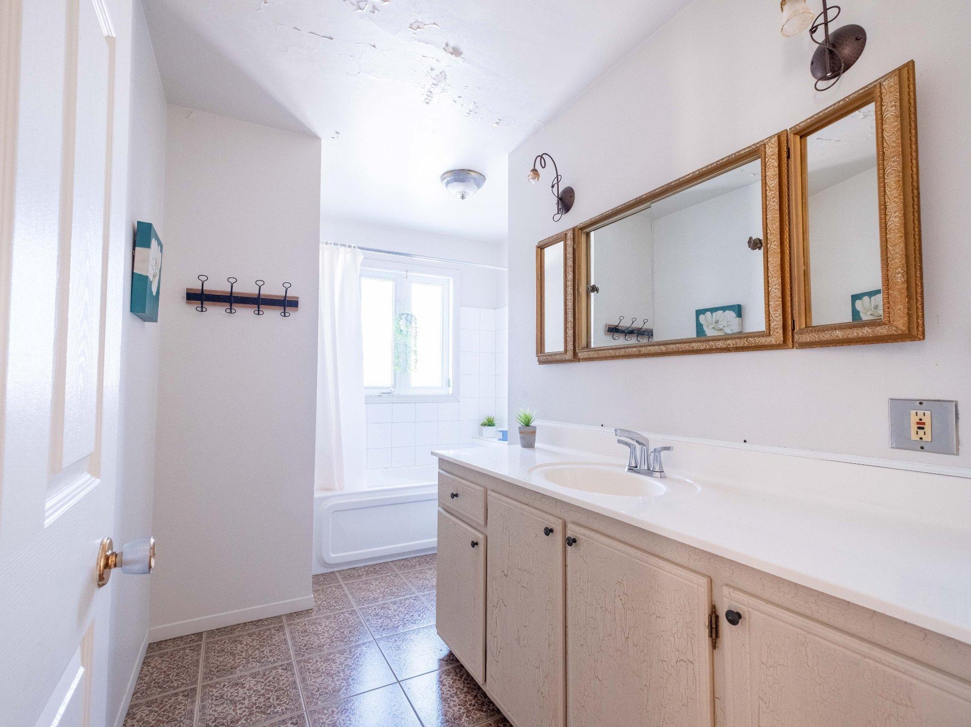 









320


Rg Sud

,
Sainte-Victoire-de-Sorel,




QC
J0G1T0

