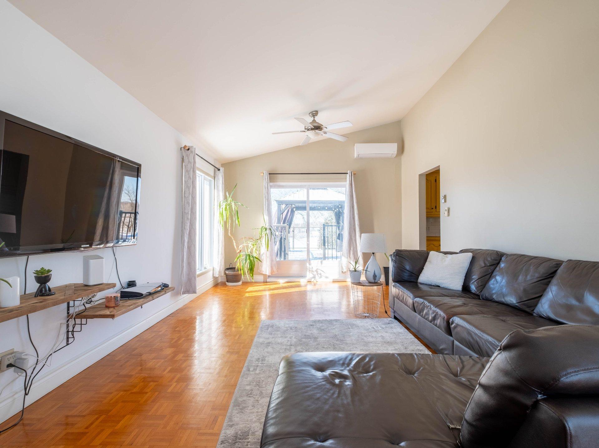 









320


Rg Sud

,
Sainte-Victoire-de-Sorel,




QC
J0G1T0

