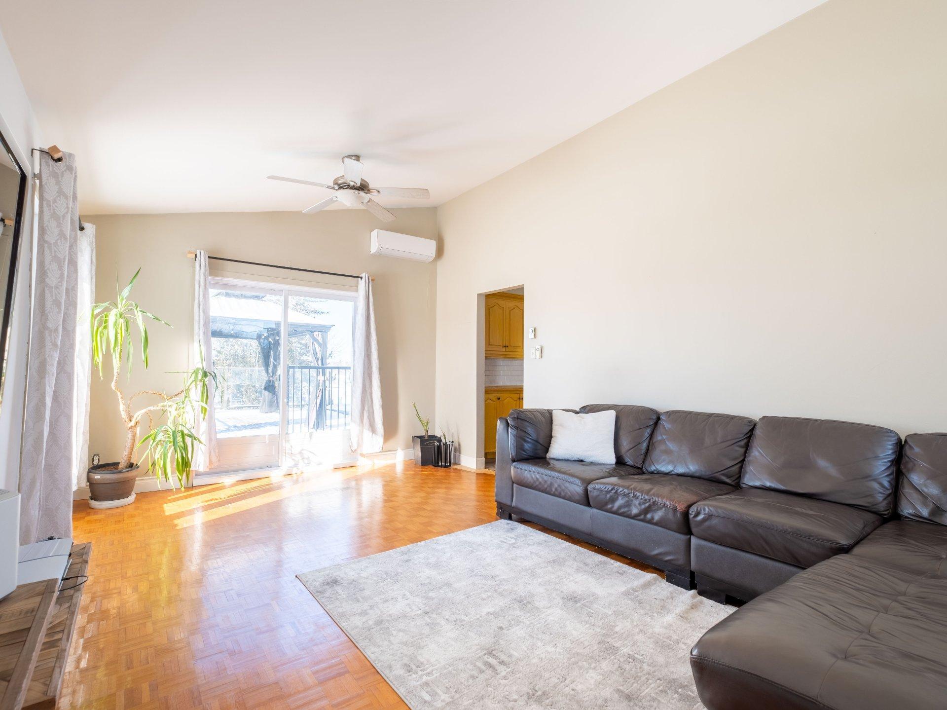 









320


Rg Sud

,
Sainte-Victoire-de-Sorel,




QC
J0G1T0

