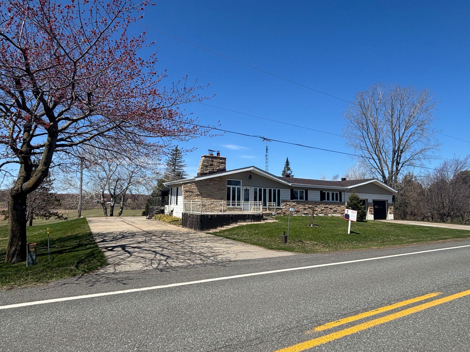 









320


Rg Sud

,
Sainte-Victoire-de-Sorel,




QC
J0G1T0

