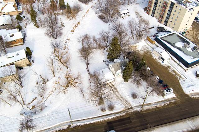 









6021


Roblin

BLVD,
Winnipeg,




MB
R2E 1H3

