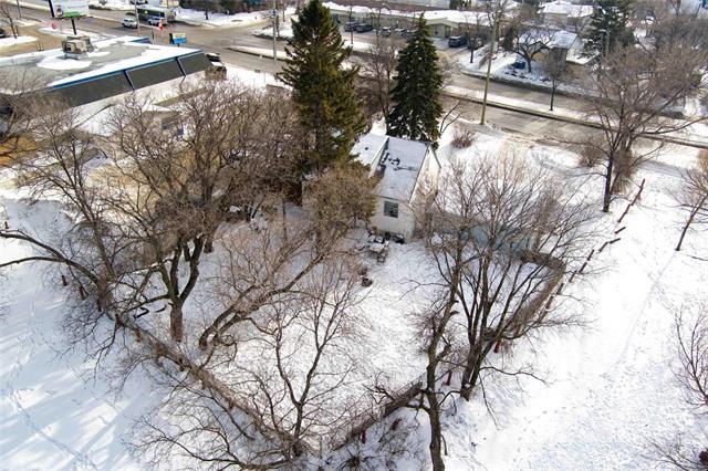 









6021


Roblin

BLVD,
Winnipeg,




MB
R2E 1H3

