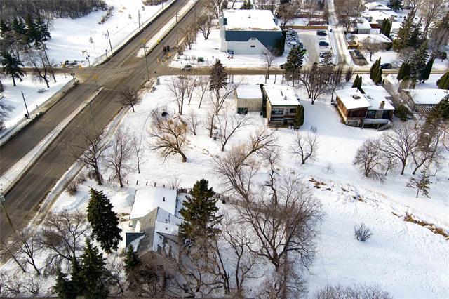 









6021


Roblin

BLVD,
Winnipeg,




MB
R2E 1H3

