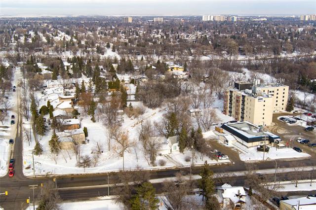









6021


Roblin

BLVD,
Winnipeg,




MB
R2E 1H3

