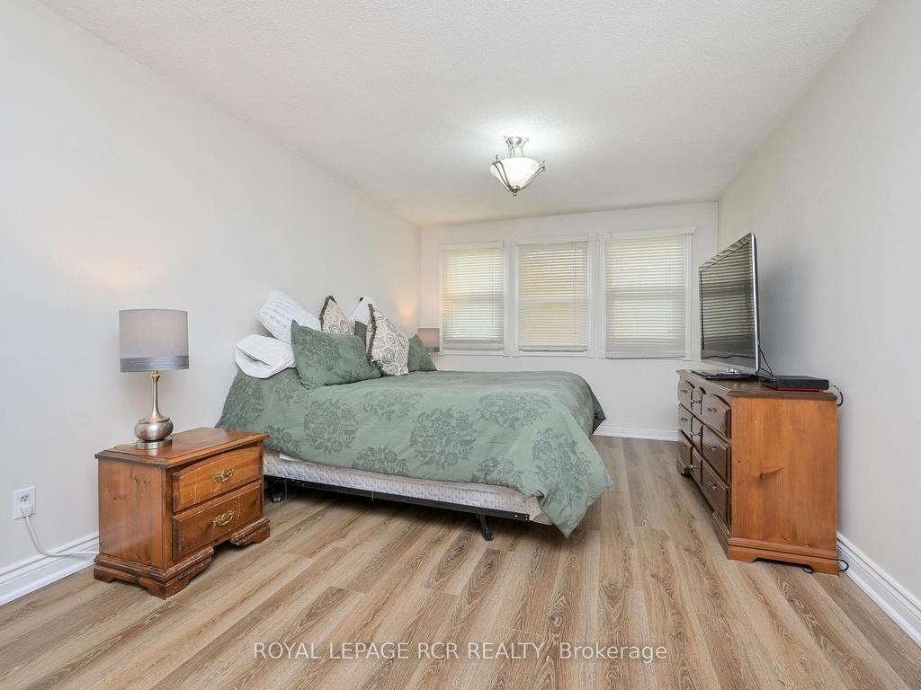 









202


Edenwood

Crescent,
Orangeville,




ON
L9W 4M9

