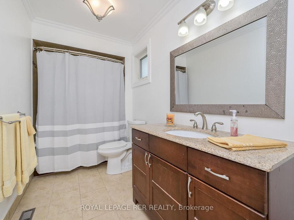 









202


Edenwood

Crescent,
Orangeville,




ON
L9W 4M9

