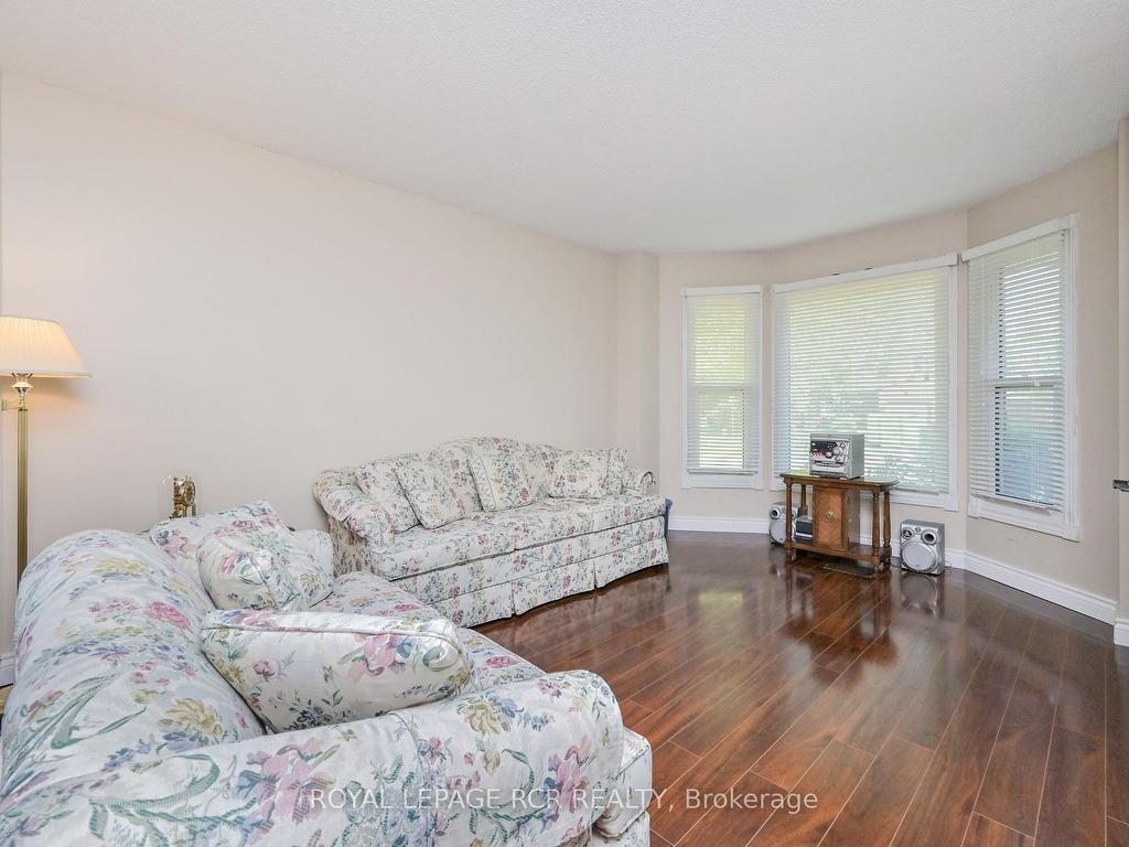 









202


Edenwood

Crescent,
Orangeville,




ON
L9W 4M9

