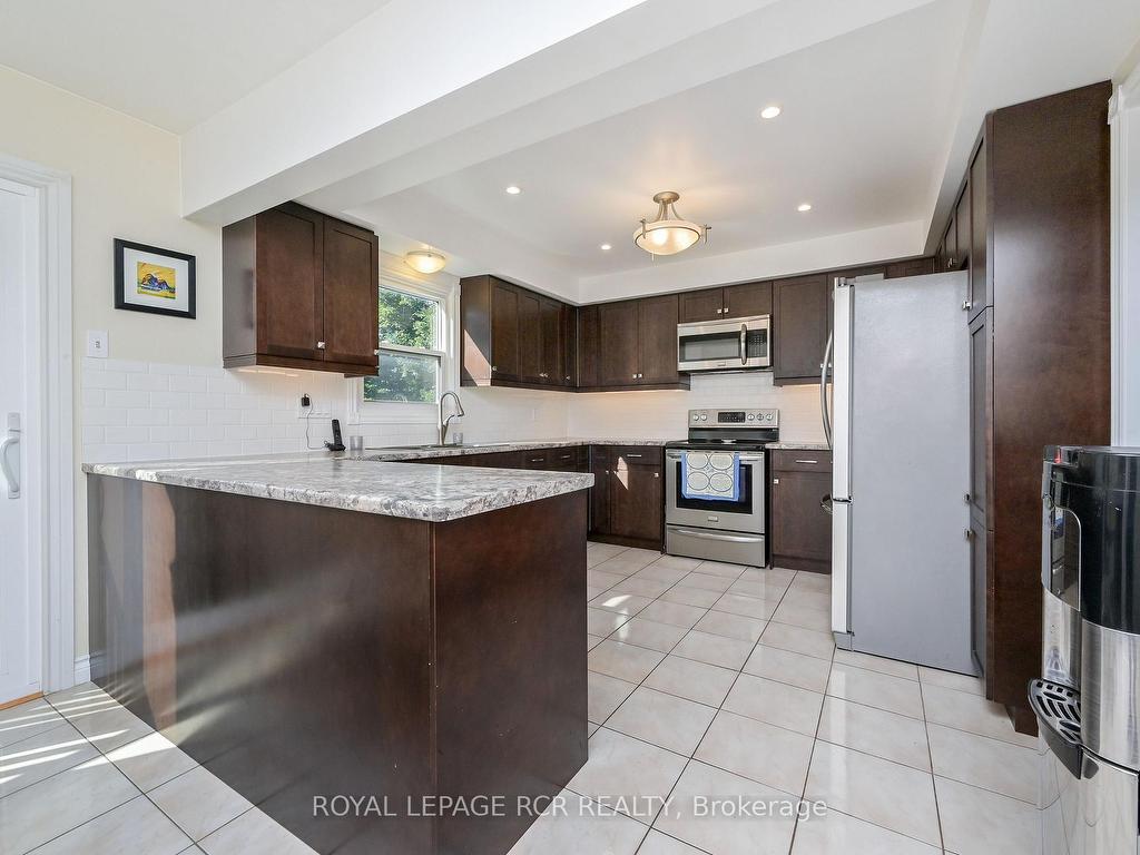 









202


Edenwood

Crescent,
Orangeville,




ON
L9W 4M9

