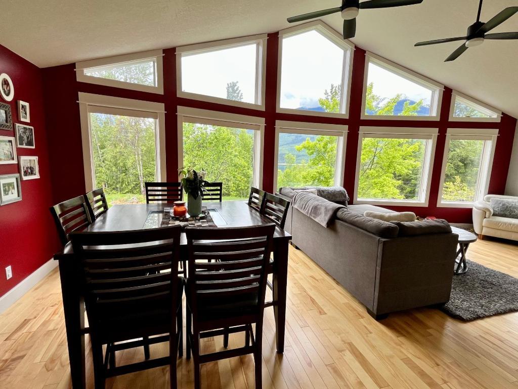 









185


DONNELLYS

Road,
Nakusp,




BC
V0G 1R1

