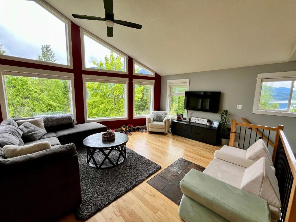 









185


DONNELLYS

Road,
Nakusp,




BC
V0G 1R1

