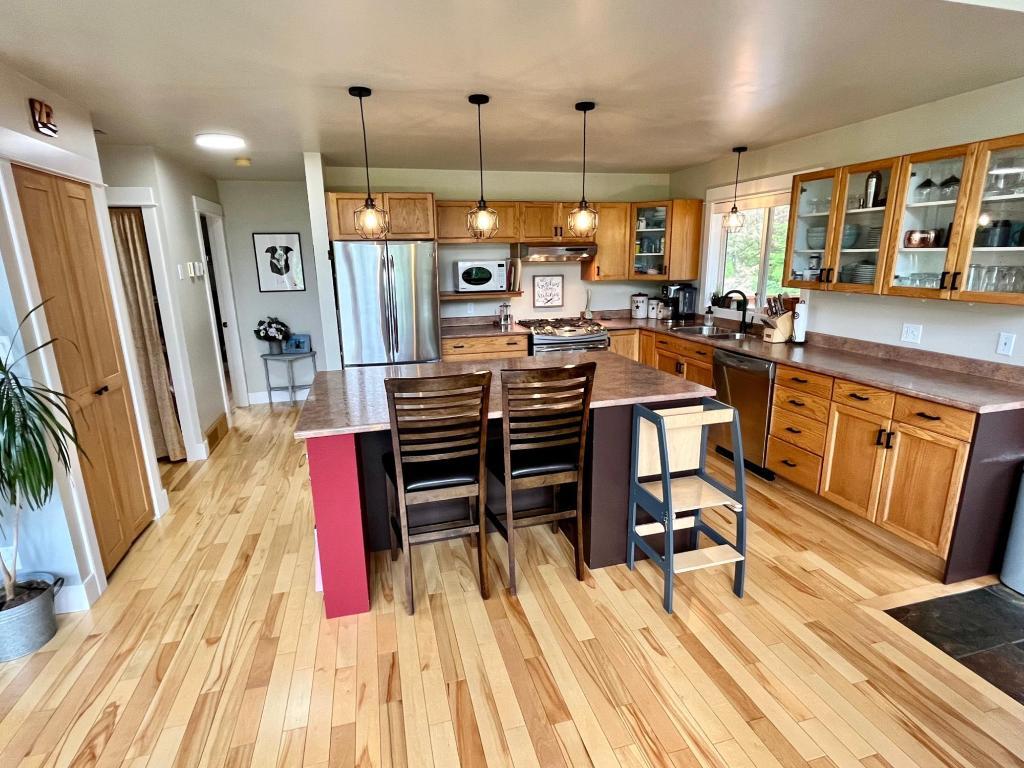 









185


DONNELLYS

Road,
Nakusp,




BC
V0G 1R1

