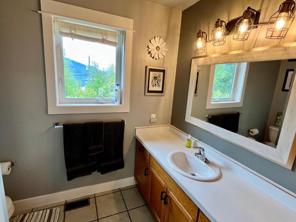 









185


DONNELLYS

Road,
Nakusp,




BC
V0G 1R1

