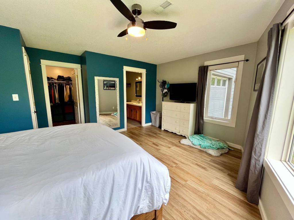 









185


DONNELLYS

Road,
Nakusp,




BC
V0G 1R1


