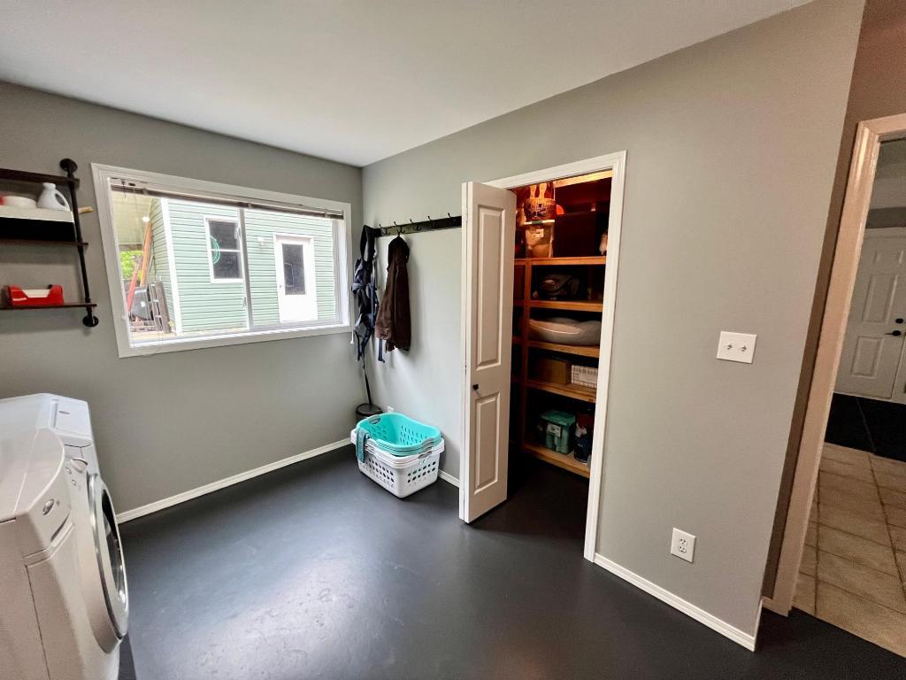 









185


DONNELLYS

Road,
Nakusp,




BC
V0G 1R1

