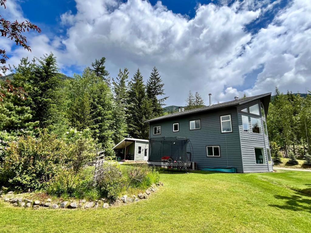 









185


DONNELLYS

Road,
Nakusp,




BC
V0G 1R1

