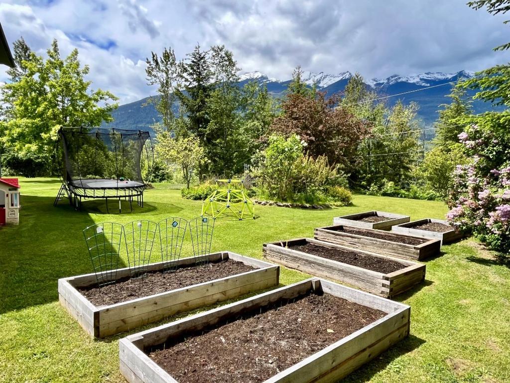 









185


DONNELLYS

Road,
Nakusp,




BC
V0G 1R1


