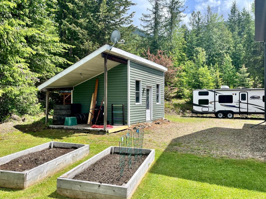









185


DONNELLYS

Road,
Nakusp,




BC
V0G 1R1

