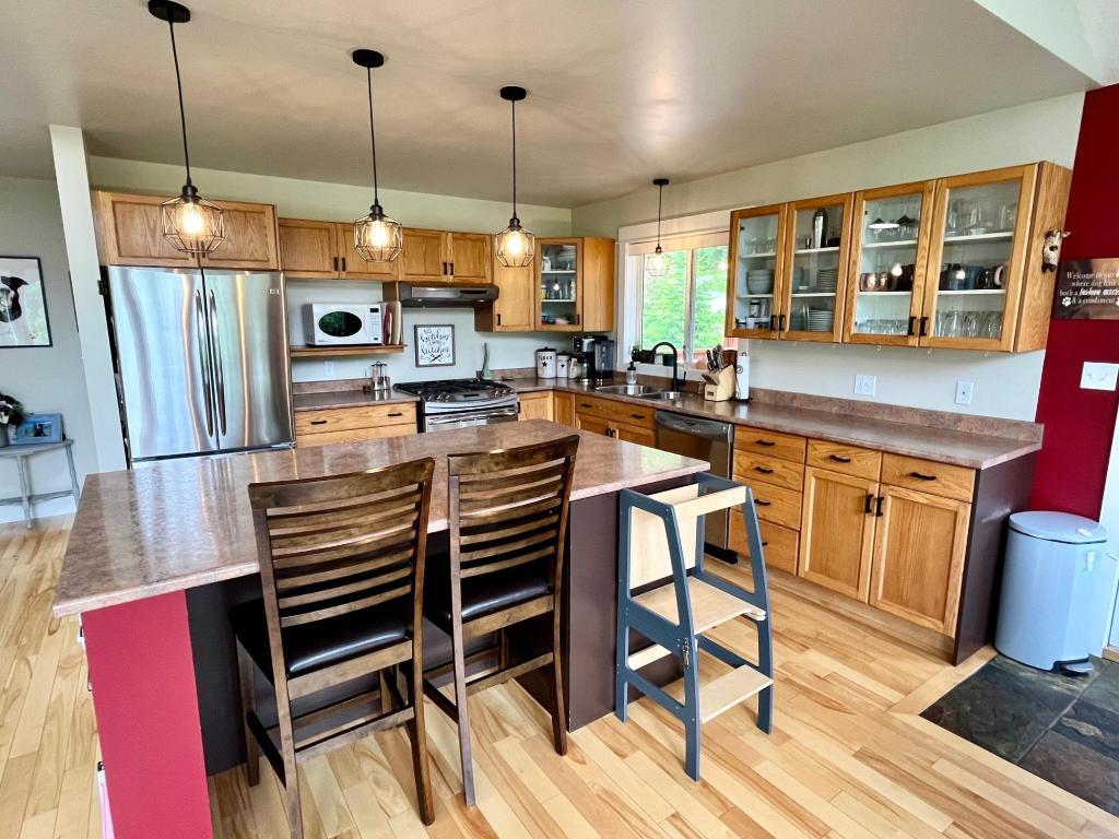 









185


DONNELLYS

Road,
Nakusp,




BC
V0G 1R1

