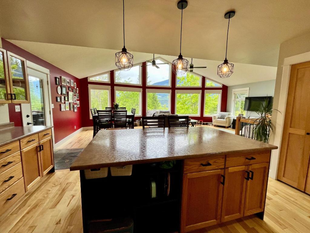 









185


DONNELLYS

Road,
Nakusp,




BC
V0G 1R1

