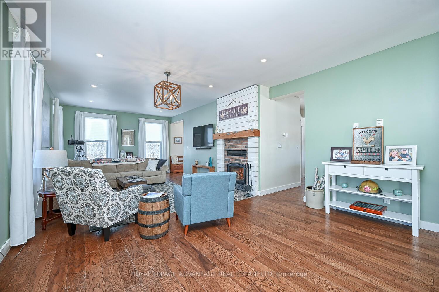 












455 CHURCHILL ROAD

,
Drummond/North Elmsley,




Ontario
K7A4S4

