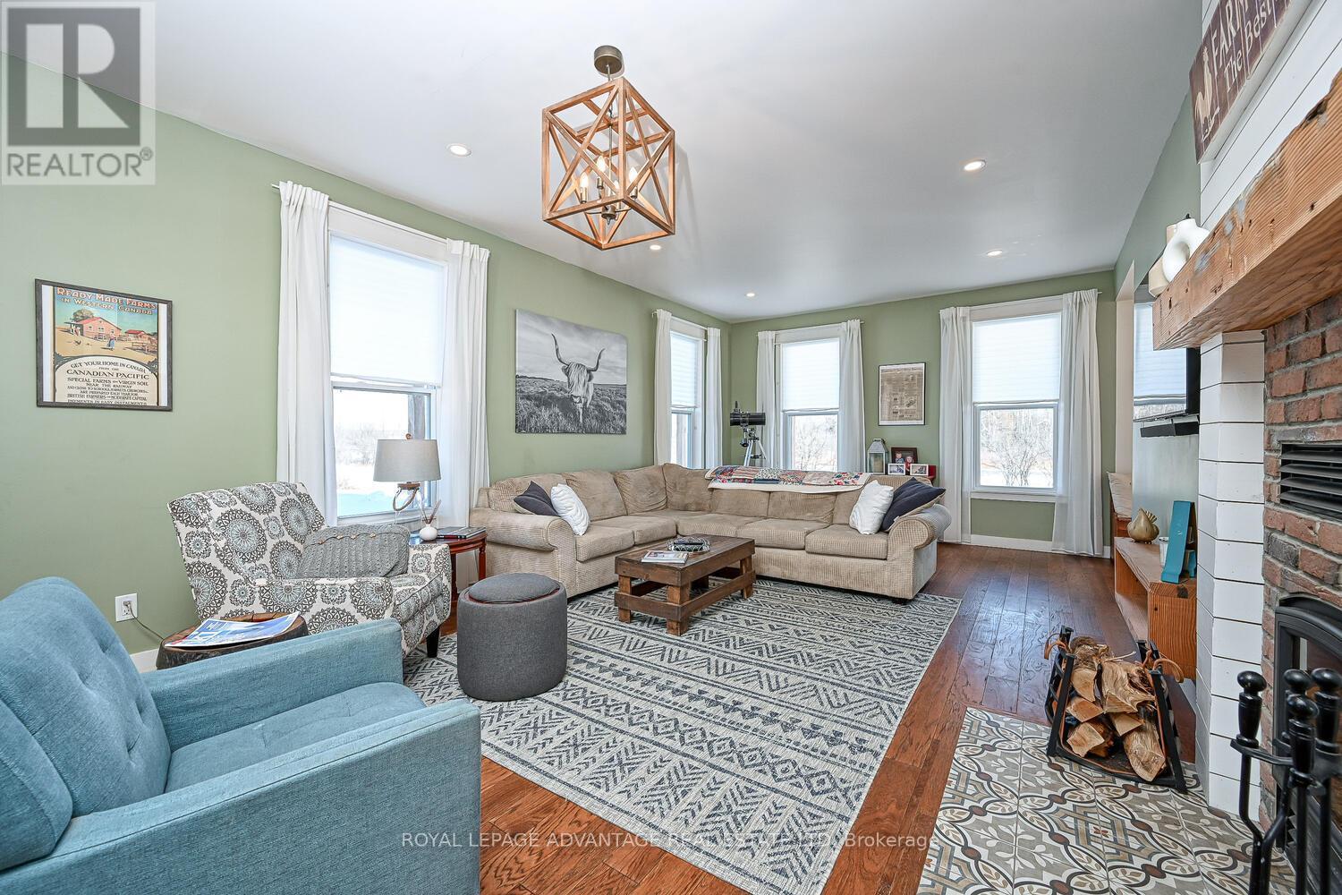 












455 CHURCHILL ROAD

,
Drummond/North Elmsley,




Ontario
K7A4S4


