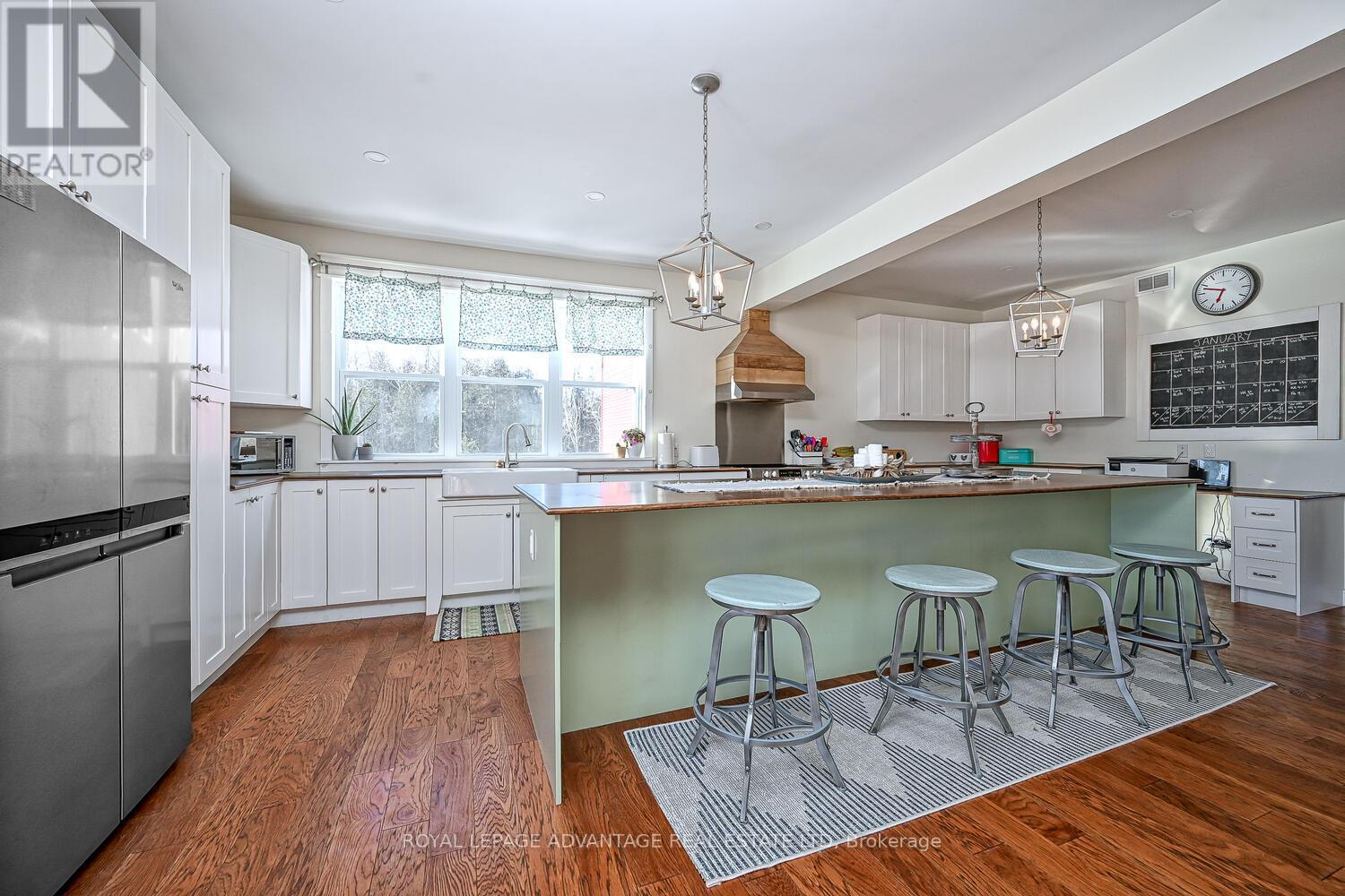 












455 CHURCHILL ROAD

,
Drummond/North Elmsley,




Ontario
K7A4S4

