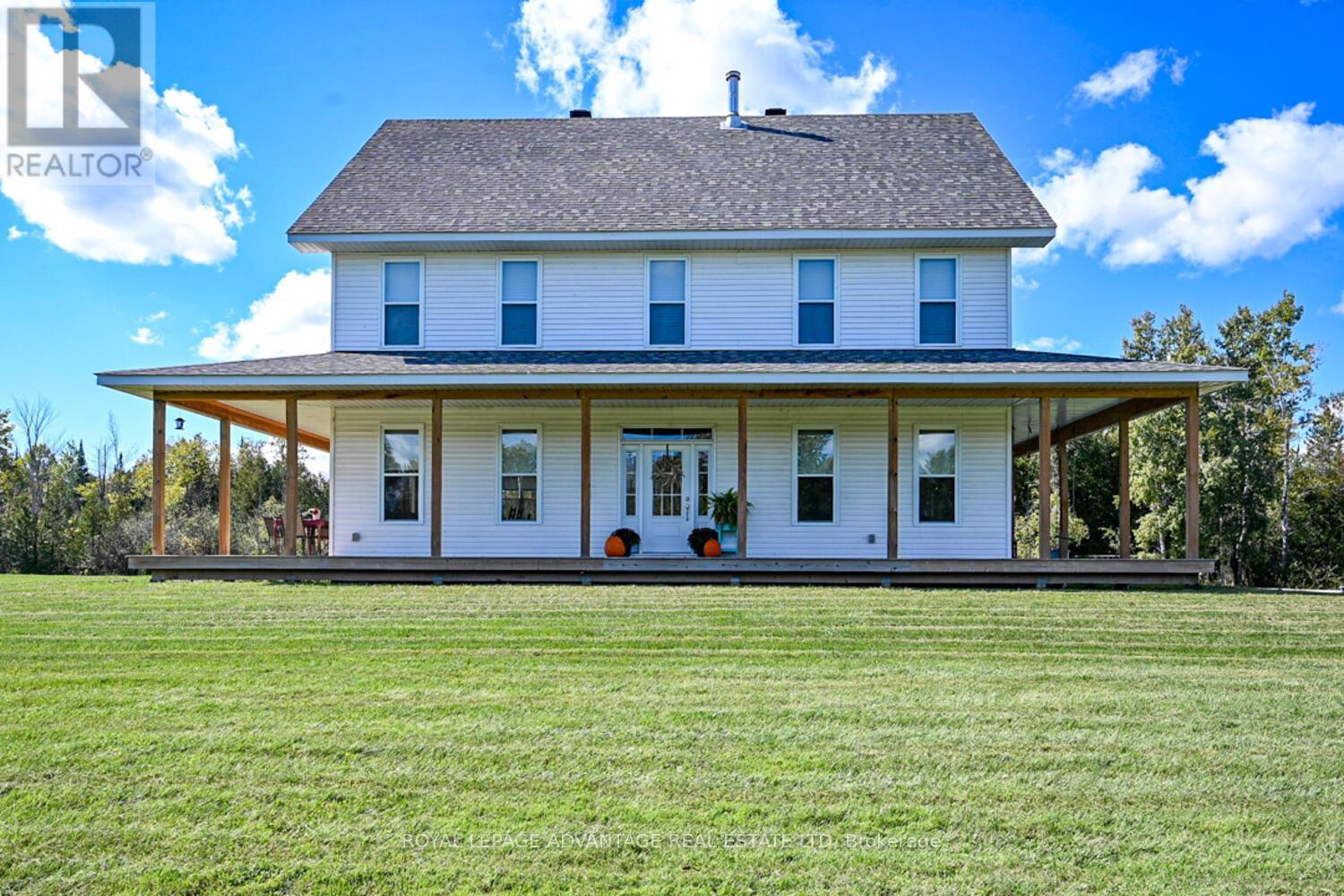 












455 CHURCHILL ROAD

,
Drummond/North Elmsley,




Ontario
K7A4S4

