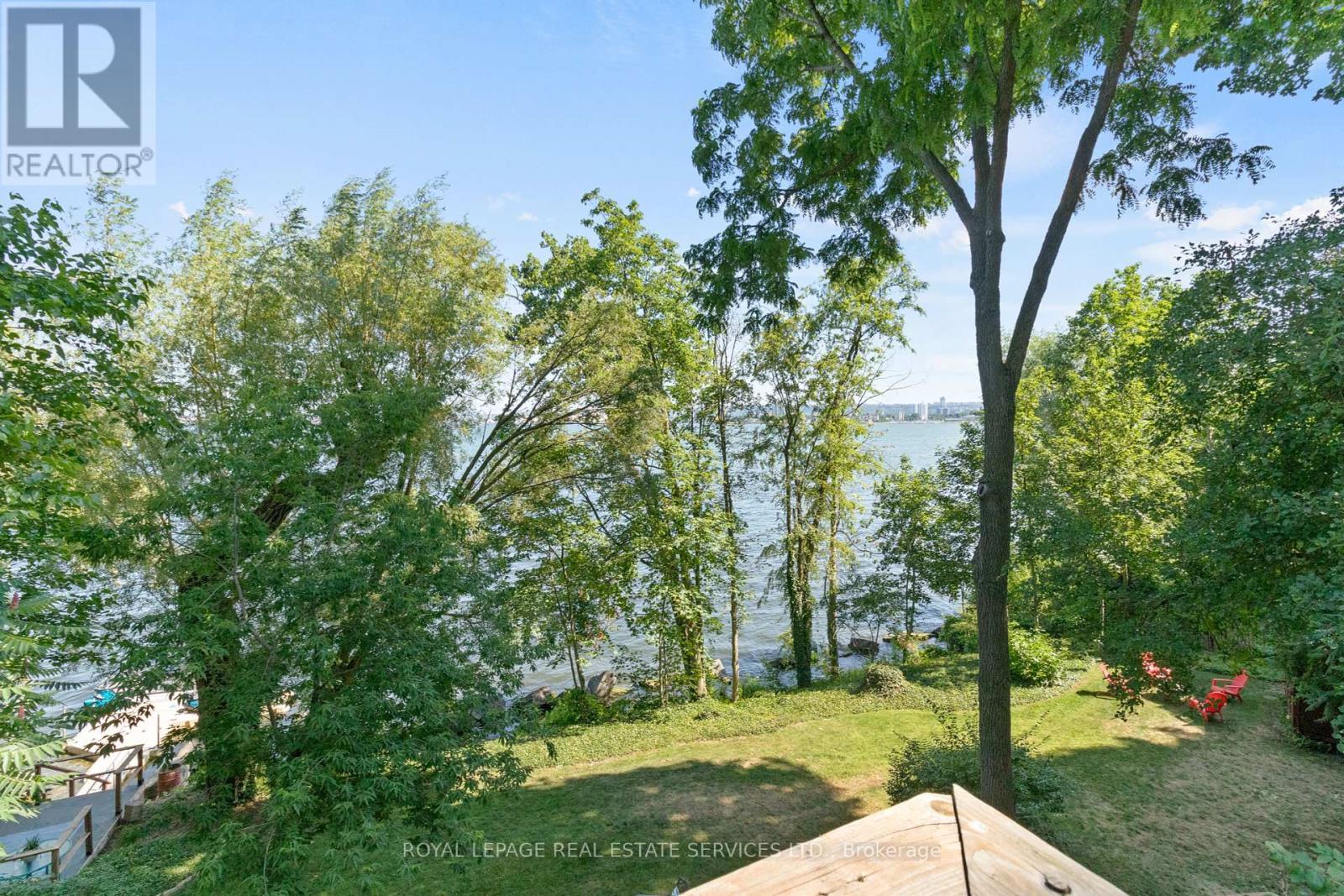 












868 DANFORTH PLACE

,
Burlington,




Ontario
L7T1S2


