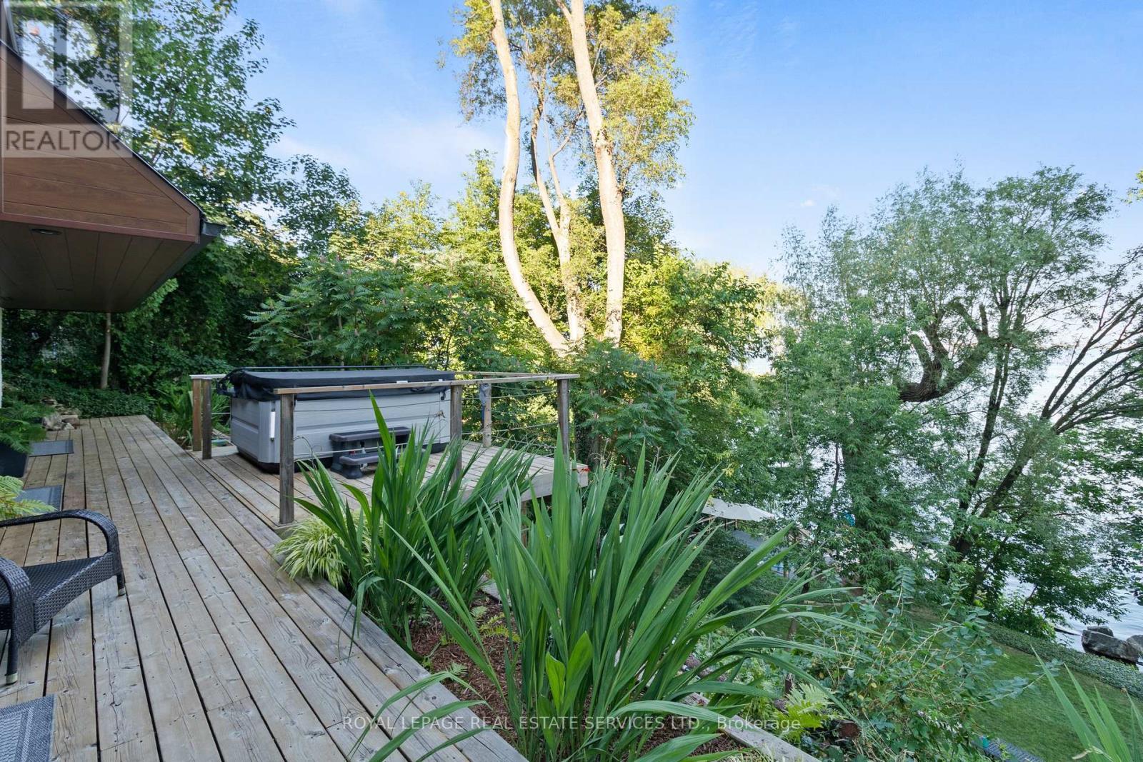 












868 DANFORTH PLACE

,
Burlington,




Ontario
L7T1S2

