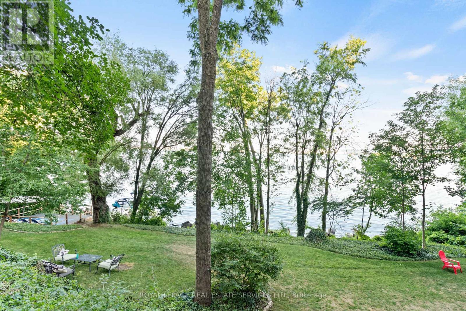 












868 DANFORTH PLACE

,
Burlington,




Ontario
L7T1S2

