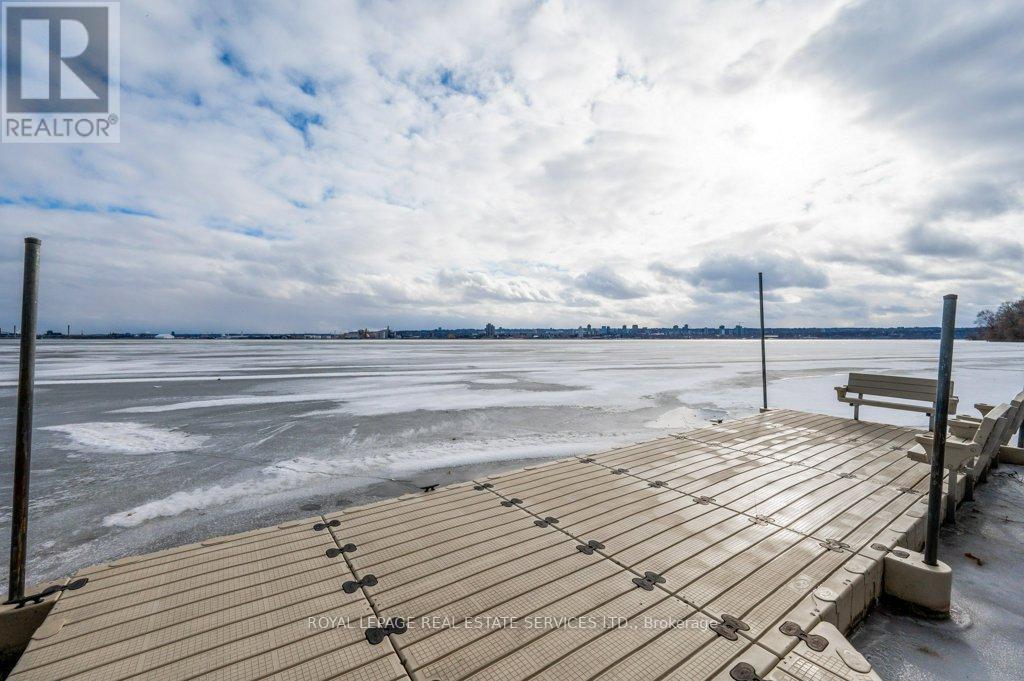 












868 DANFORTH PLACE

,
Burlington,




Ontario
L7T1S2

