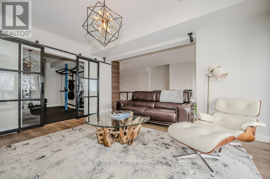 












868 DANFORTH PLACE

,
Burlington,




Ontario
L7T1S2


