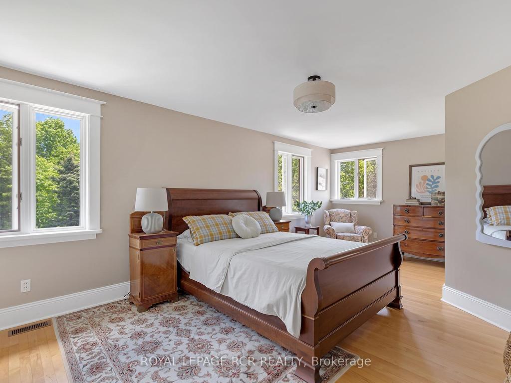 









9


Wellington

Street,
Orangeville,




ON
L9W 2L2

