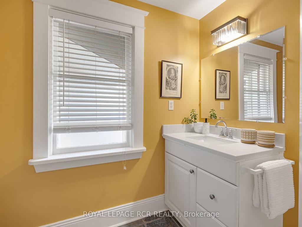 









9


Wellington

Street,
Orangeville,




ON
L9W 2L2

