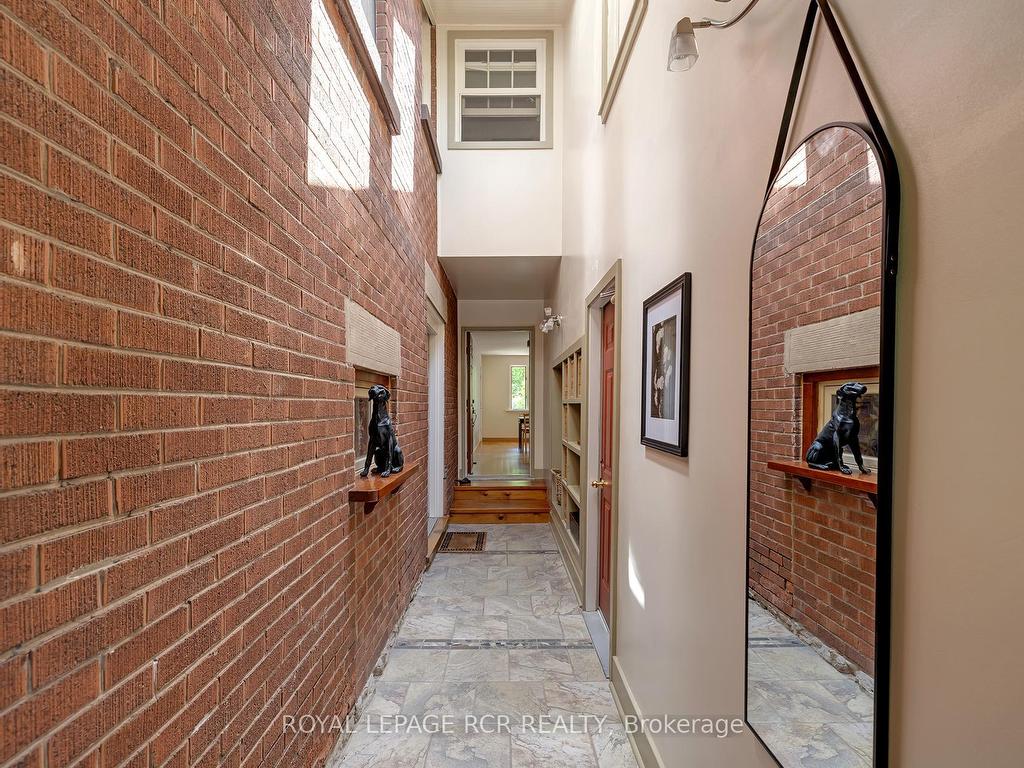 









9


Wellington

Street,
Orangeville,




ON
L9W 2L2

