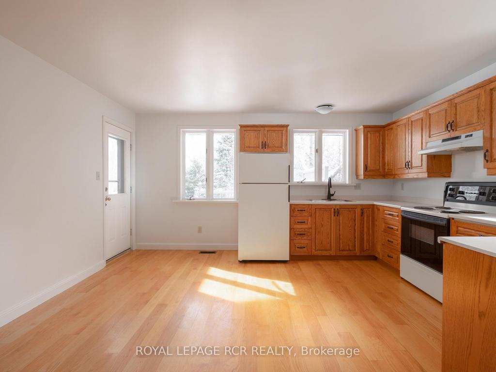 









9


Wellington

Street,
Orangeville,




ON
L9W 2L2

