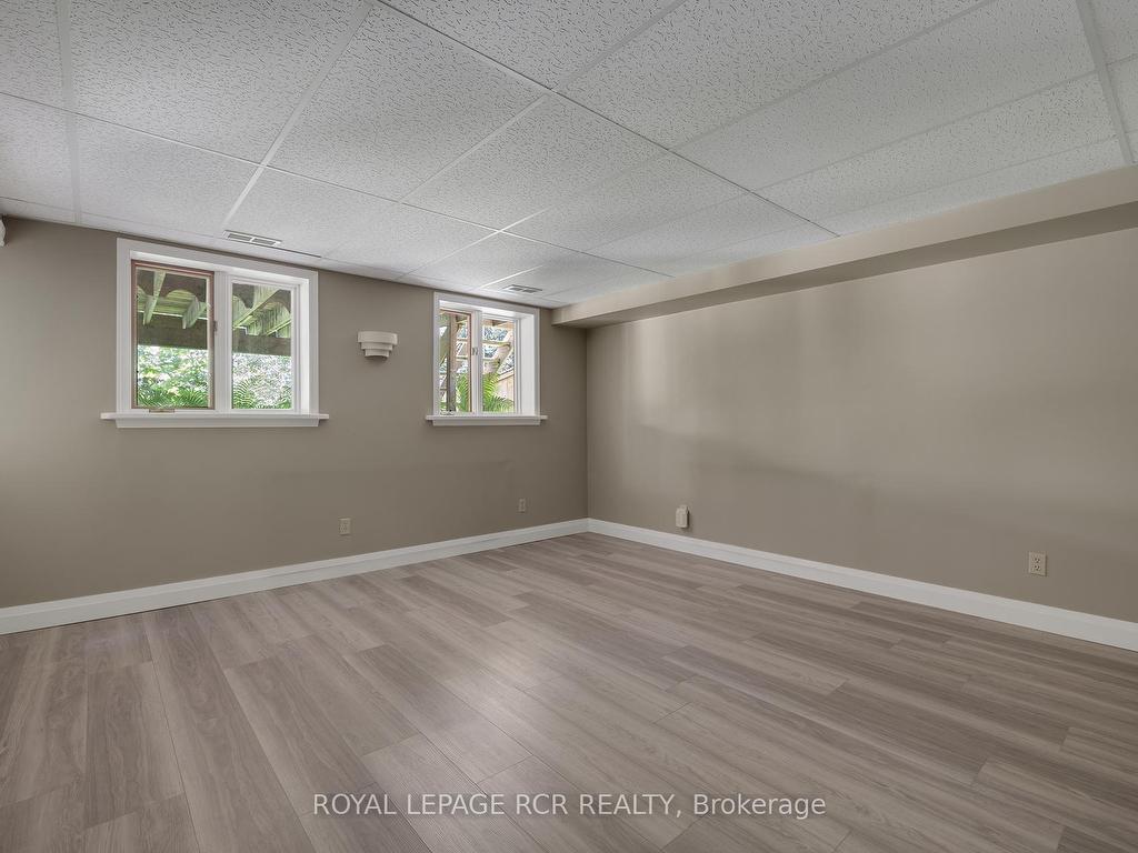 









9


Wellington

Street,
Orangeville,




ON
L9W 2L2

